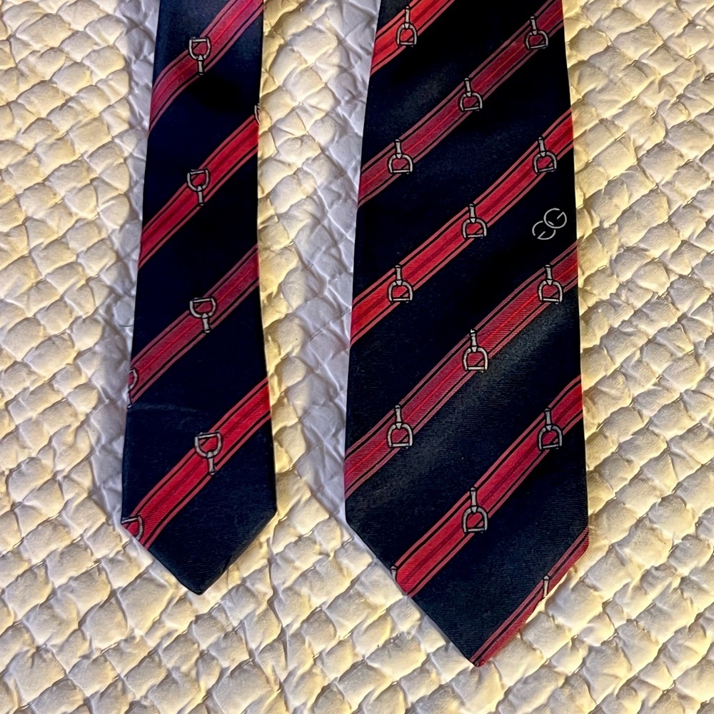 Vintagee Gucci silk tie with classic stirrup design